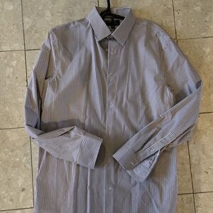 Banana Republic Wrinkle Resistant Men's  Maroon and White Shirt - Large Slim